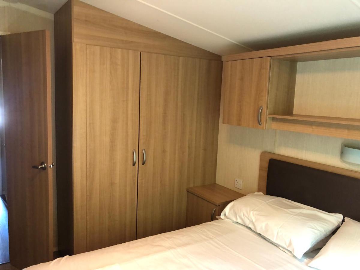 Popular Property In Бембридж Экстерьер фото